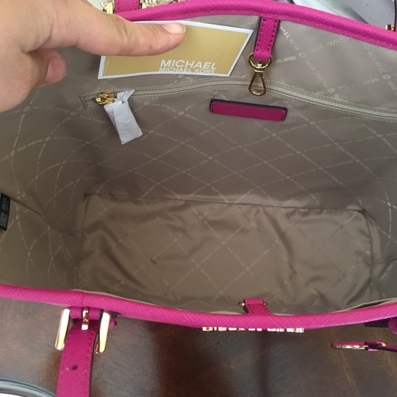 Michael kors medium carryall tote & wallet - Picture 4 of 6